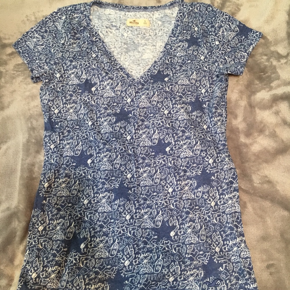 Blue hollister shirt